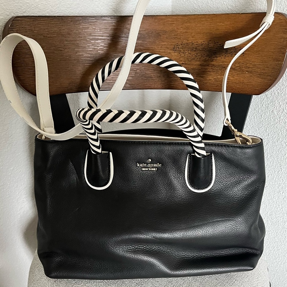 KATE SPADE PRE-LOVED AUTHENTIC ‘WOODS DRIVE’ BODIE PEBBLE LEATHER SATCH…